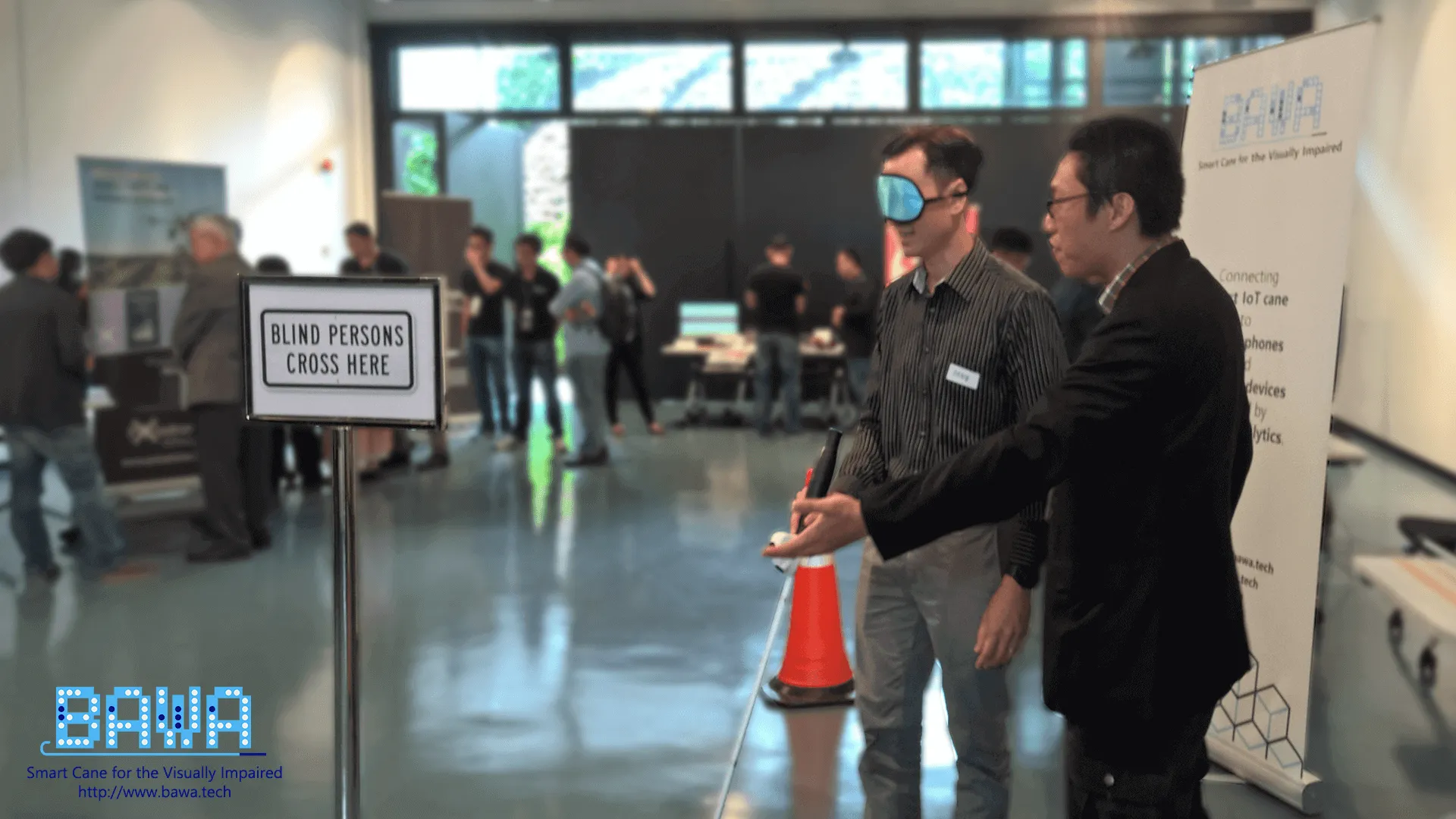 Ng Sang Beng from Aemulus Corporation Sdn Bhd puts the BAWA Cane to the test for its reliability and safety. Ng Sang Beng from Aemulus Corporation Sdn Bhd puts the BAWA Cane to the test for its reliability and safety.